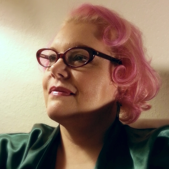 Meet your Posher, Danyele - Picture 2 of 14